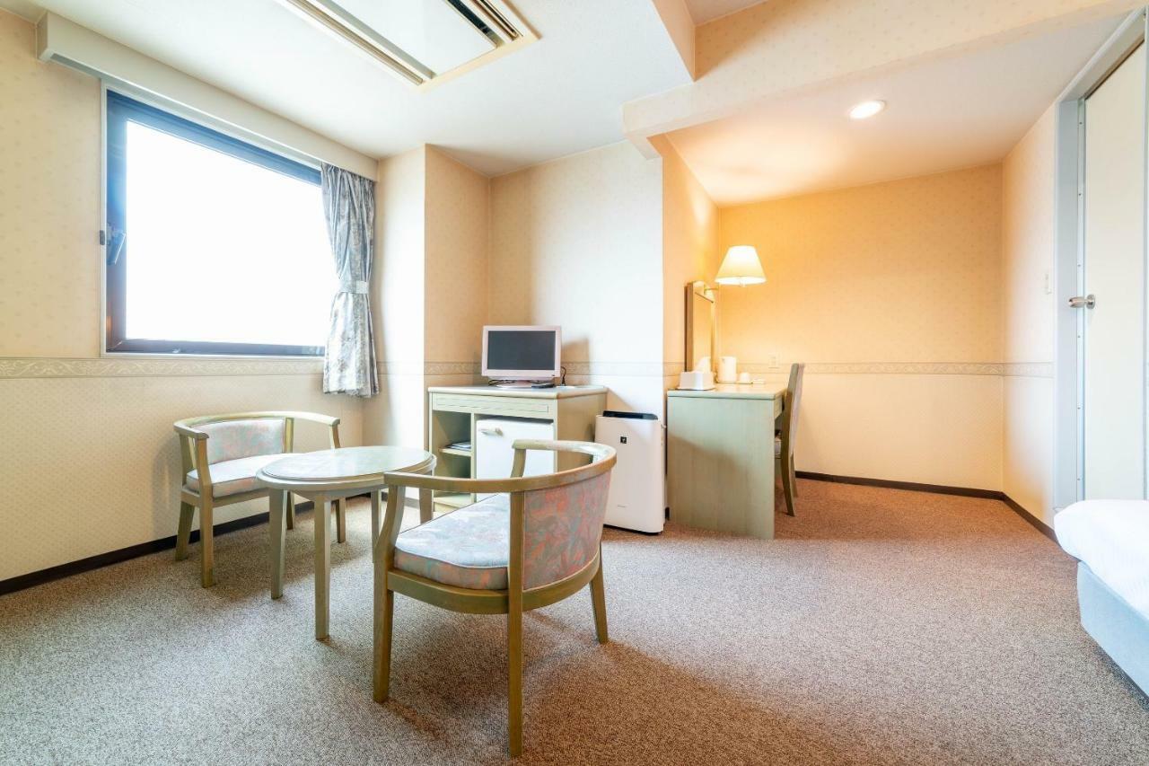 Oyo Business Hotel Nishiura Yokkaichi Eksteriør bilde