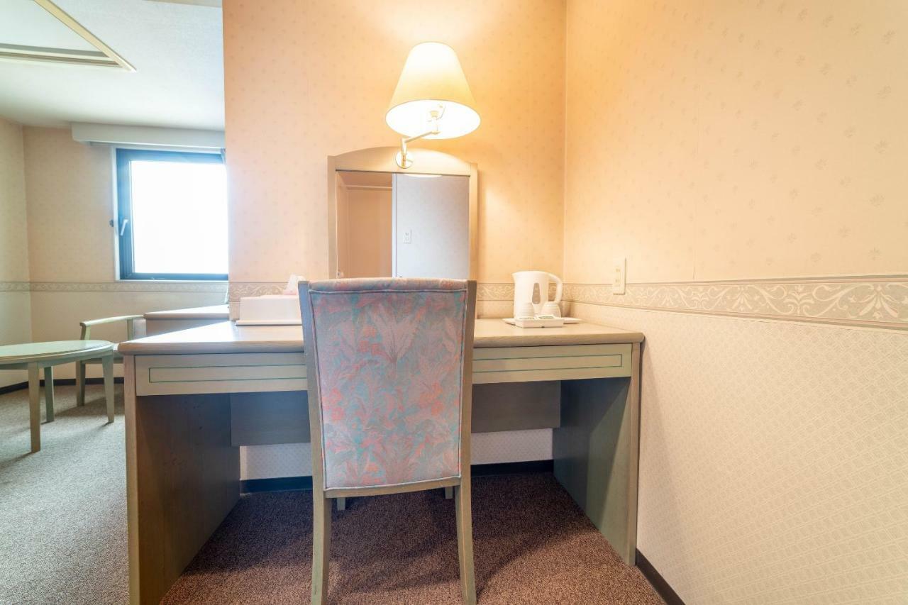 Oyo Business Hotel Nishiura Yokkaichi Eksteriør bilde