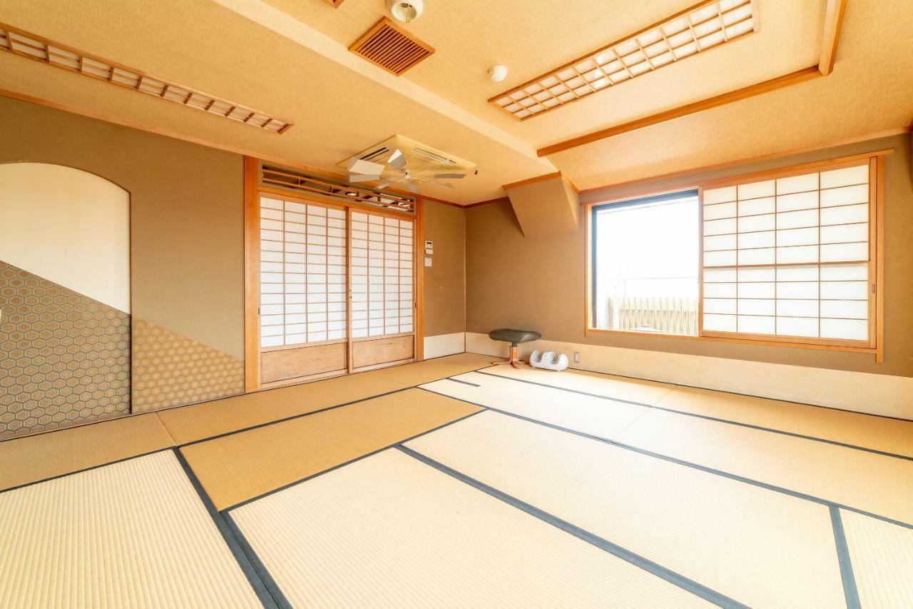 Oyo Business Hotel Nishiura Yokkaichi Eksteriør bilde